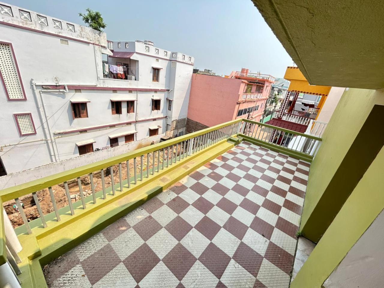 Shree Nivas Homestay Puri Exterior photo