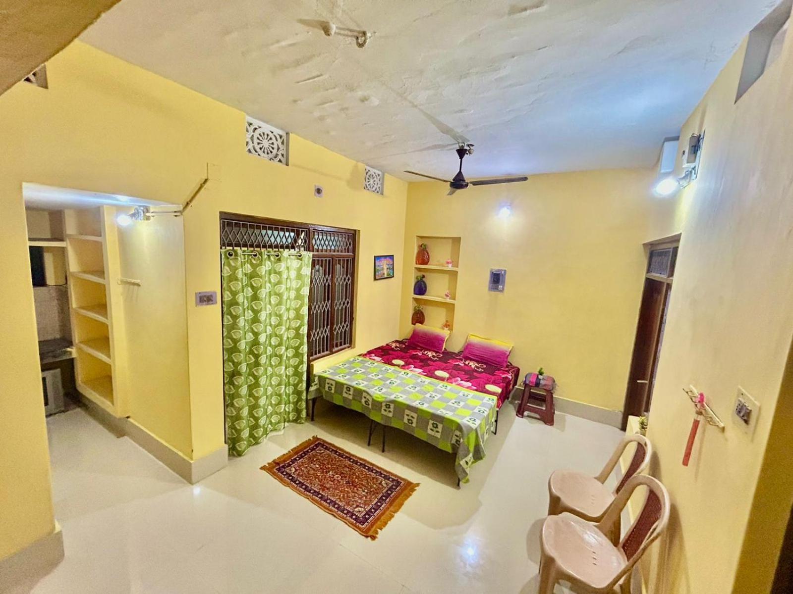 Shree Nivas Homestay Puri Exterior photo